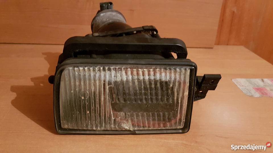 Lampa przeciwmgielna halogen lewa BMW E34