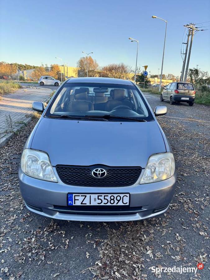 Toyota Corolla 2002 14 sedan manualna