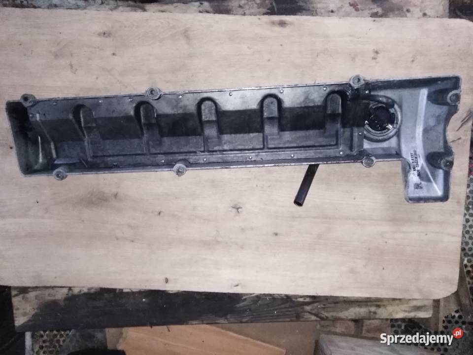Mercedes124 30D pokrywa głowicy zaworów Lubin