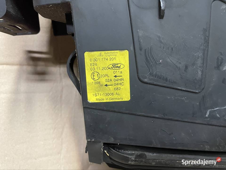7S7113W030 Lampa przód lewa prawa reflektor Ford Szczecin sprzedam