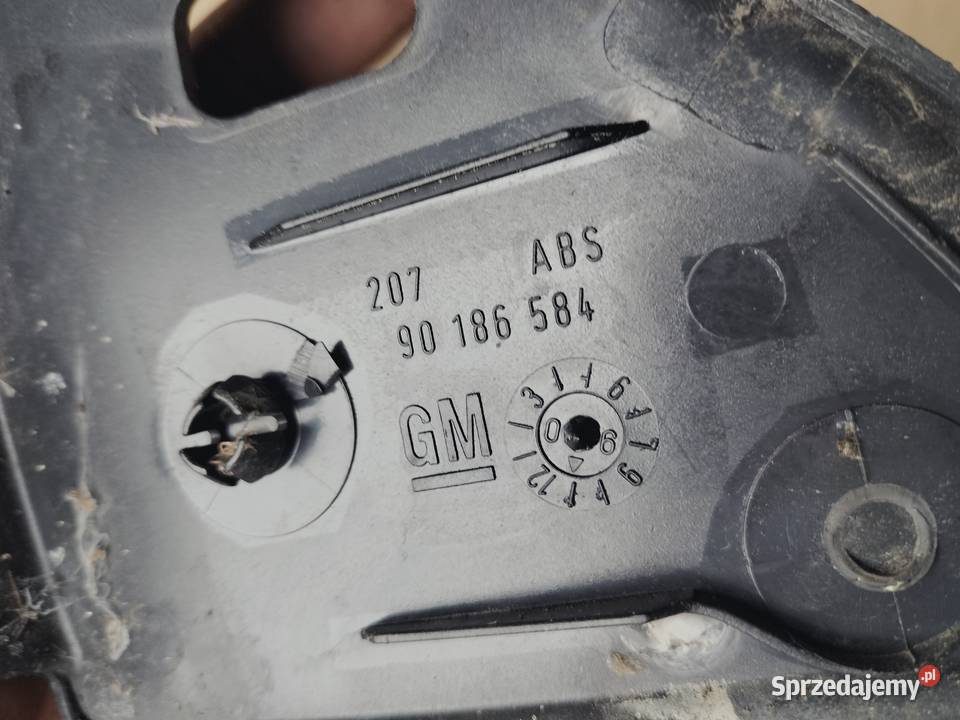 TRÓJKĄT OSŁONA LUSTERKA PRAWA 90186584 OPEL osobowe Kamień-Kolonia