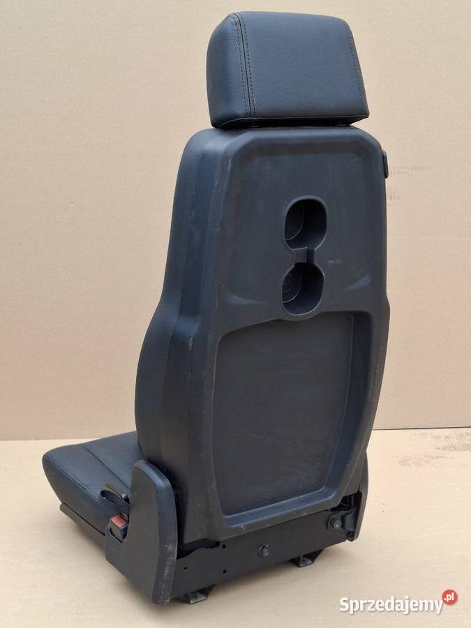 SCANIA FOTEL TRZECI PODŁOKIETNIK STOLIK SKŁADANY Bieleń sprzedam