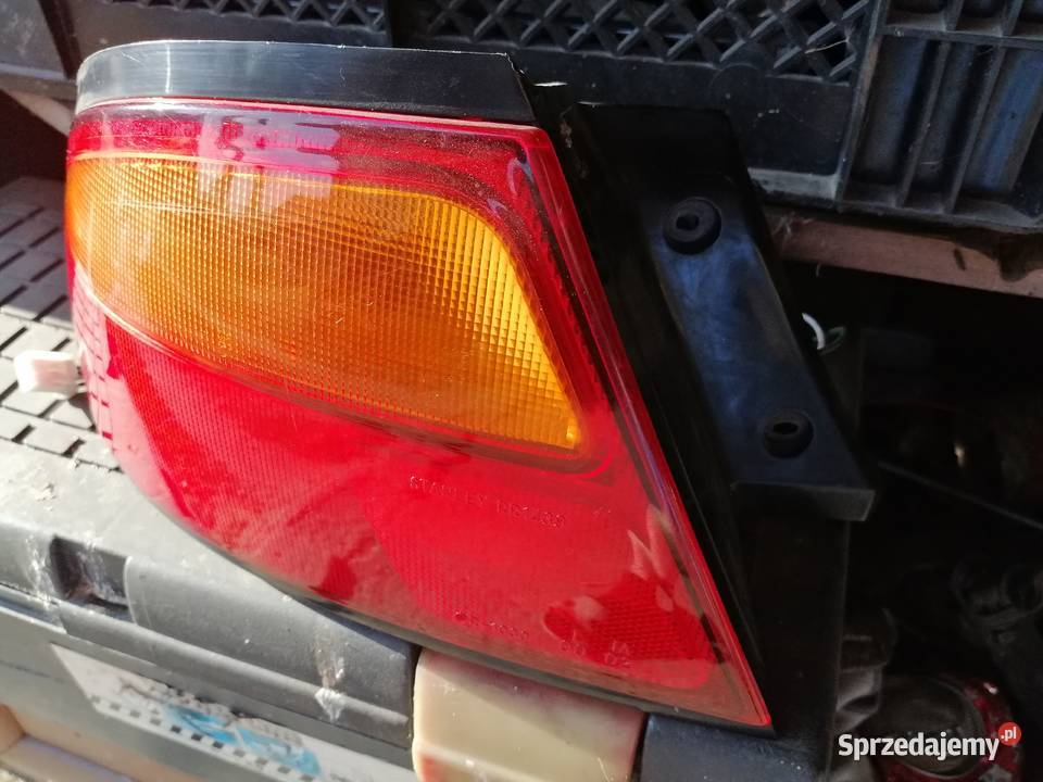 Lampa tył lewa Mazda 323F BA mazowieckie sprzedam
