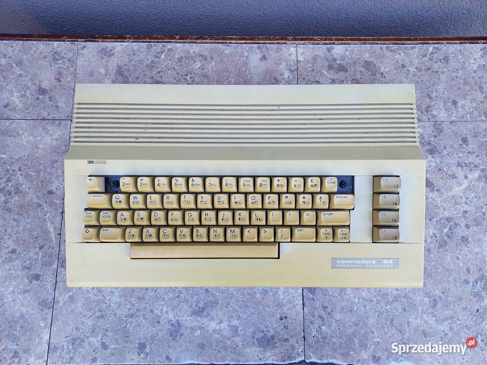 Stary komputer Commodore 64 sprawny