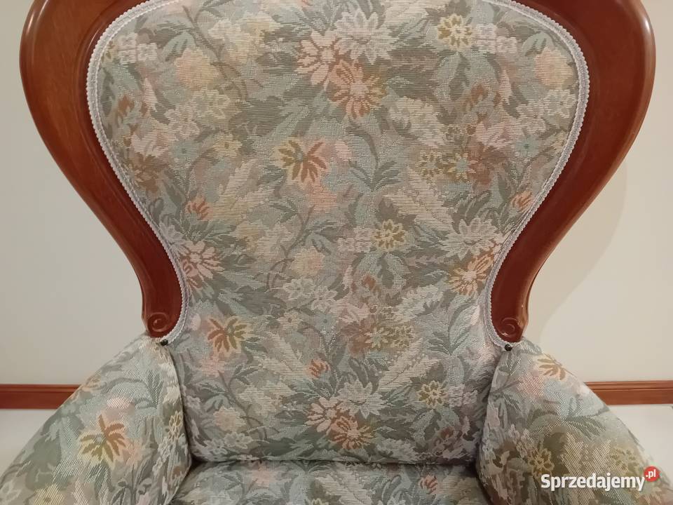 Stylowy fotel w stylu ludwikowskim Tron Antyki
