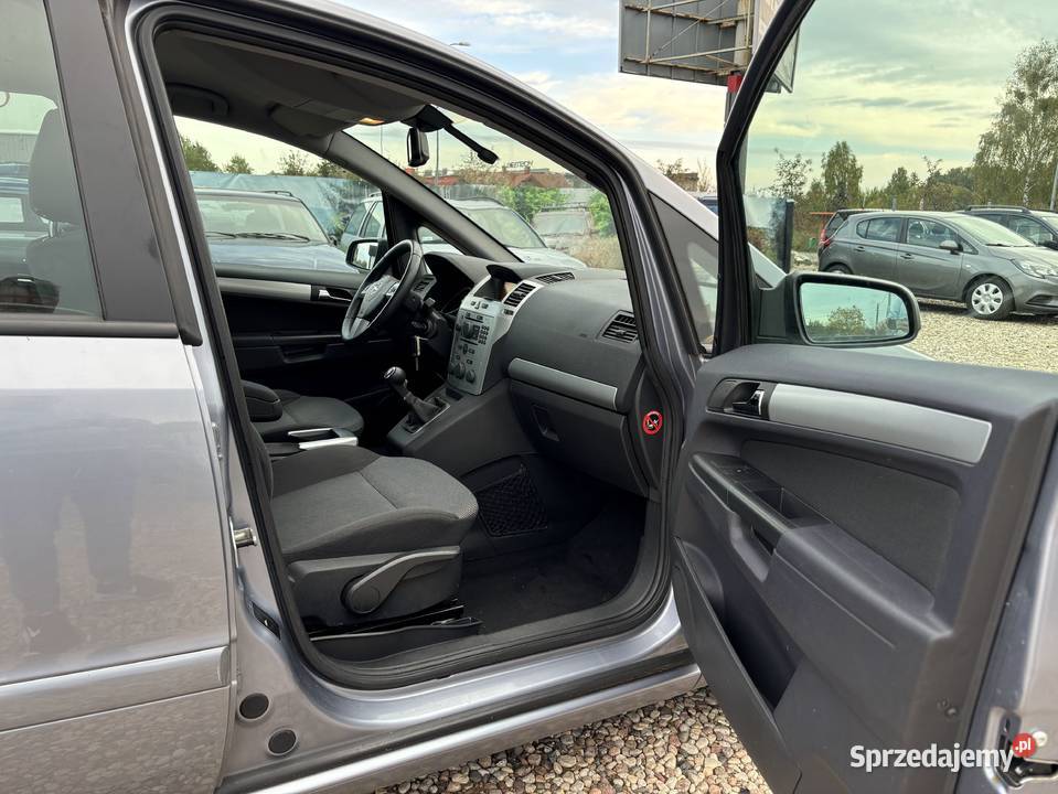 Opel Zafira 18 benzyna Nowy rozrząd i olej Z podlaskie sprzedam