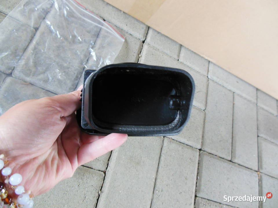 DYFUZOR NAWIEWU POWIETRZA PRAWY NA DESCE Kratki nawiewu Kozy