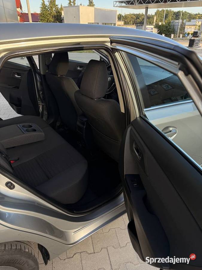 Toyota Auris 16 PREMIUM 132 benzyna Międzybórz