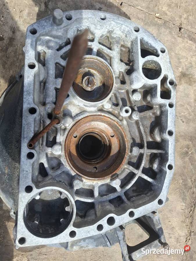 Pokrywa skrzyni biegów ZF 1324 301 055 Motoryzacja Puzdrowo