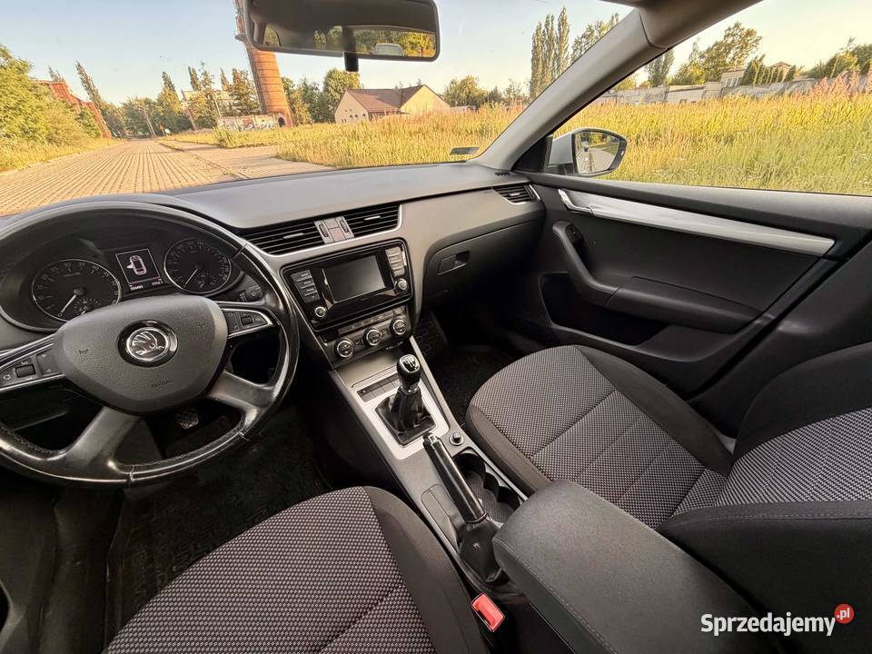 Skoda octavia 10 lat właściciel Salon Polska VAT marża Sochaczew