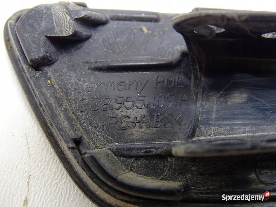 ZAŚLEPKA SPRYSKIWACZA ZDERZAKA LEWY PRZÓD VW