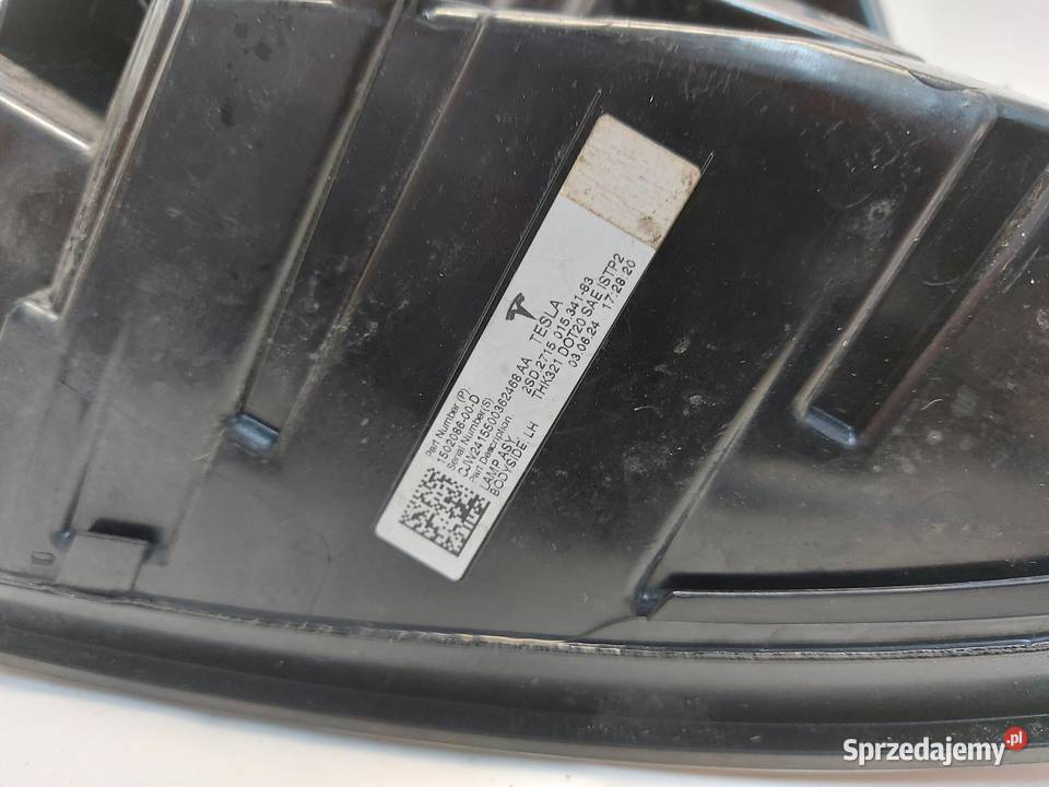TESLA MODEL Y 2024r LAMPA LEWA TYŁ TYLNA osobowe Lampy tylne sprzedam