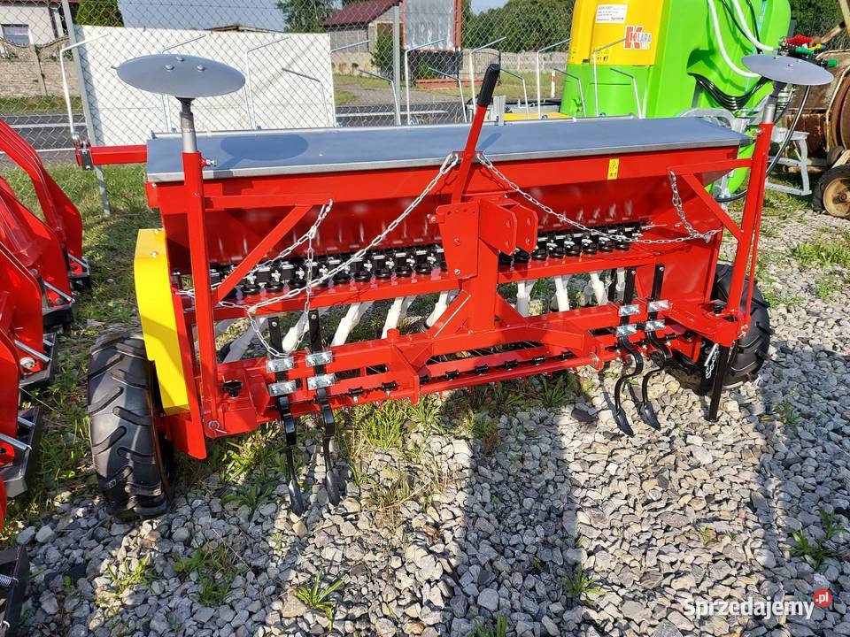 Siewnik zbożowy mechaniczny AgromaszMeprozet nieuszkodzony Mroczków Duży