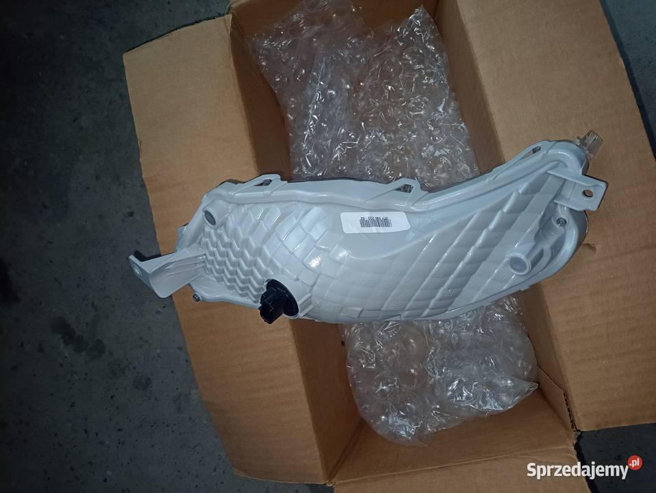 Lampa w zderzak Toyota Camry 20152017 USA Tomaszów Lubelski sprzedam