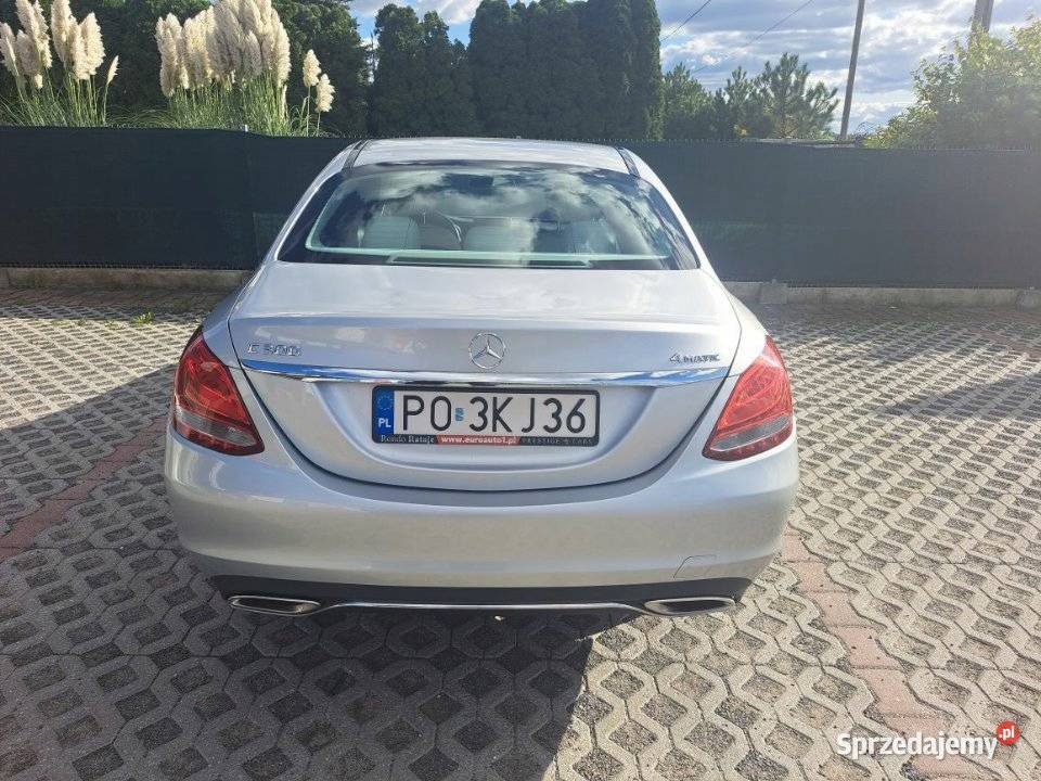 Mercedes C Klasa 300 4Matic 30 benzyna 245 2016r Rok produkcji 2016