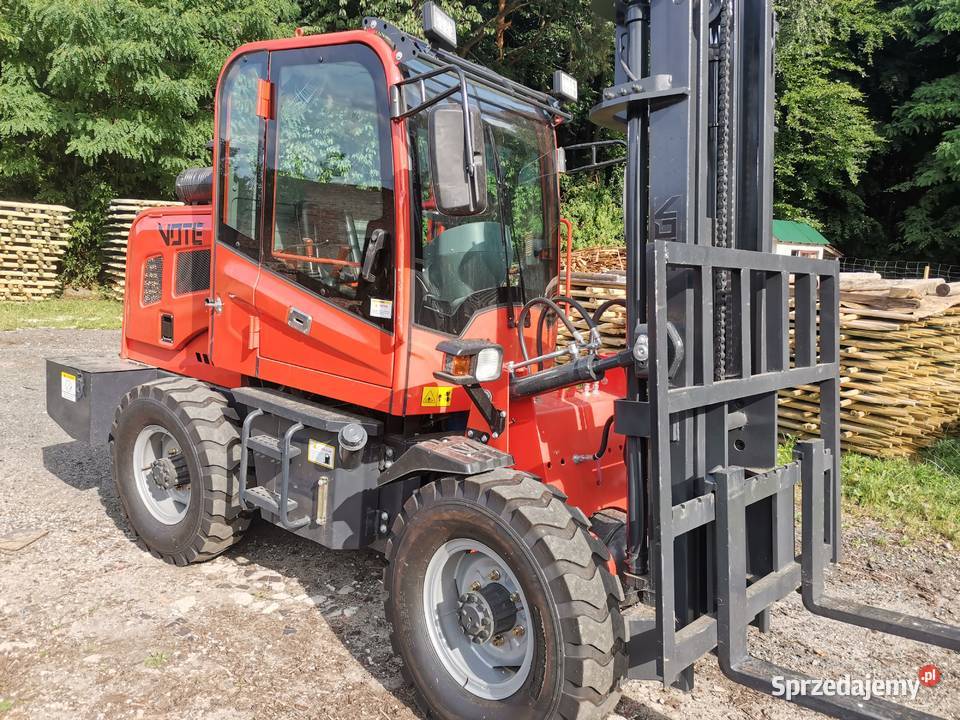 wózek widłowy terenowy 4x4 VTDD15 diesel Wózki widłowe