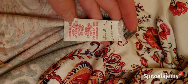 Sukienka w kwiaty Rozmiar 40(L) lubelskie Józefów Roztoczański sprzedam