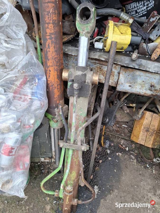 Siłowniki ładowarka tih I pozostałe części Wschowa sprzedam