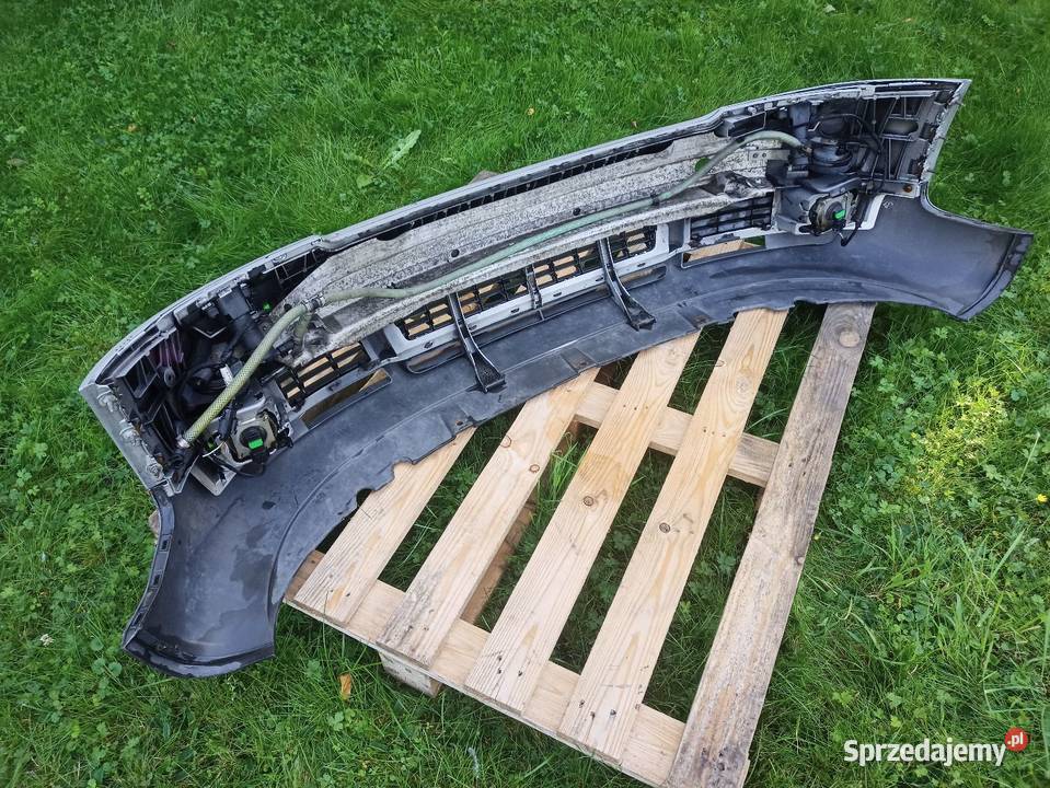 Audi A4 B6 zderzak przód przedni Xenon