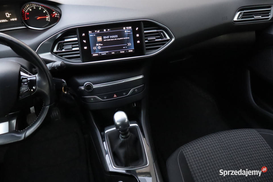 Peugeot 308 12 PureTech Zabrze