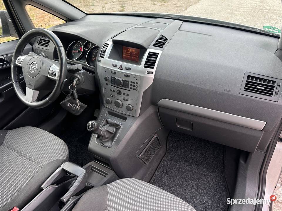 Opel Zafira 16 109 t 2013 sprzedam