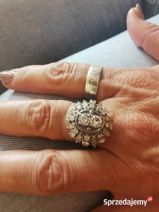 Pierścionek z białego złota pr 750 z diamentami Jelenia Góra