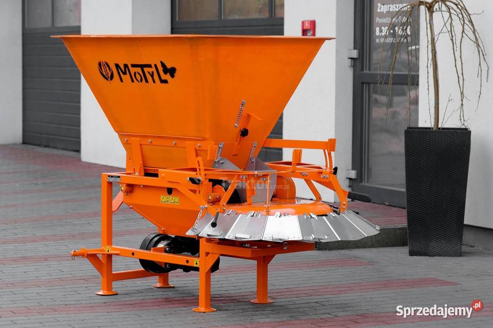 Rozsiewacz nawozów MOTYL N031M z przystawką Tajęcina sprzedam