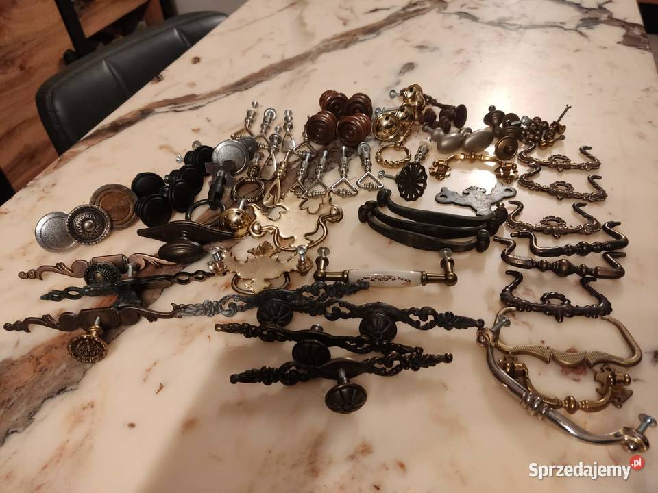 stare uchwyty meblowe z szyldem i bez 65 sztuk lubuskie