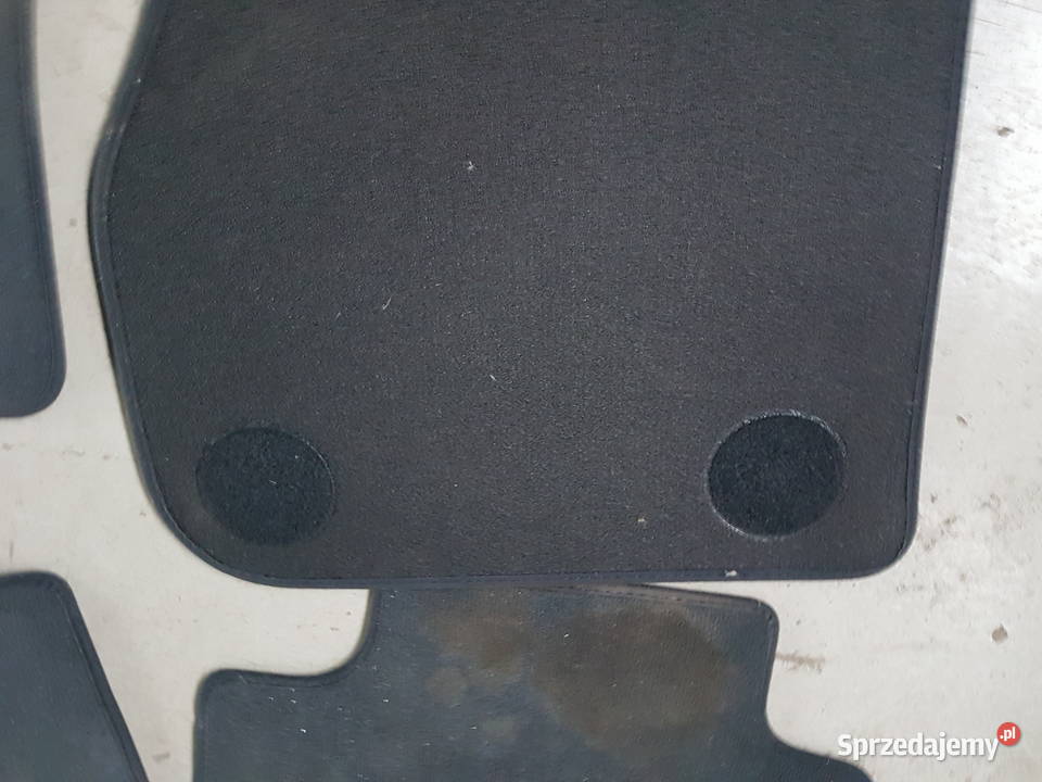 BMW 2 F45 F46 WYCIERACZKI DYWANIKI WEWNETRZNE Rok produkcji 2019 Turek