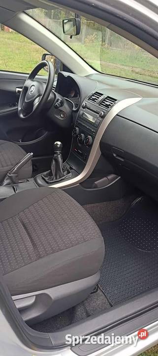 Toyota Corolla 16 benzyna 132 2009r