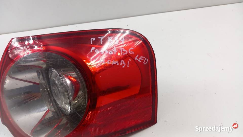 VW PASSAT B6 KOMBI LAMPA TYŁ PRAWA LED Zbierkowo