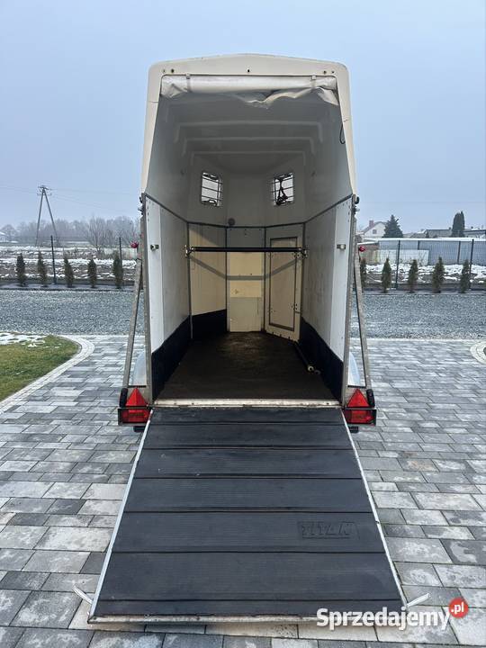 Przyczepa do przewozu 15 konia kąt B