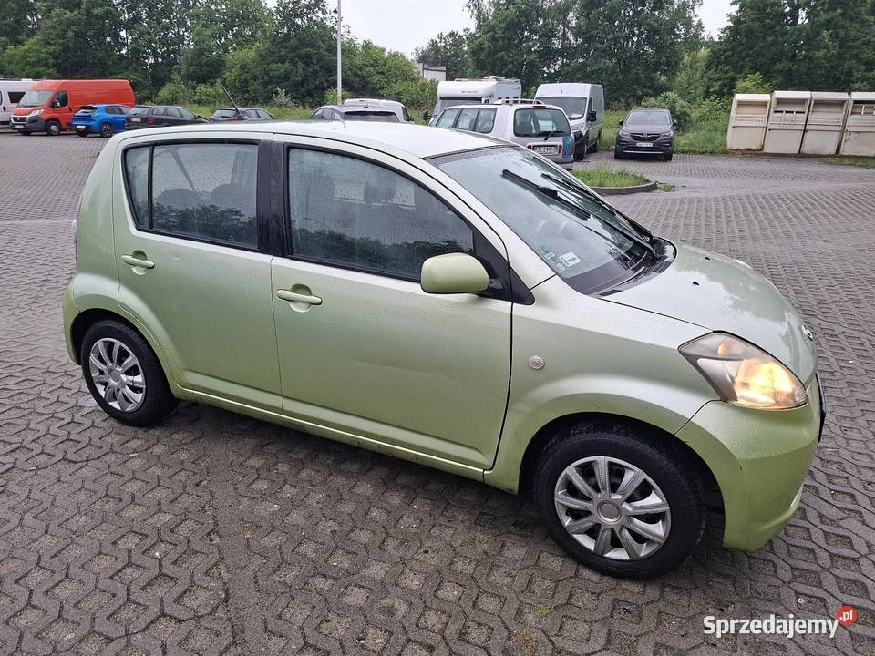 DAIHATSU SIRION 13e 2005r 202 tanio