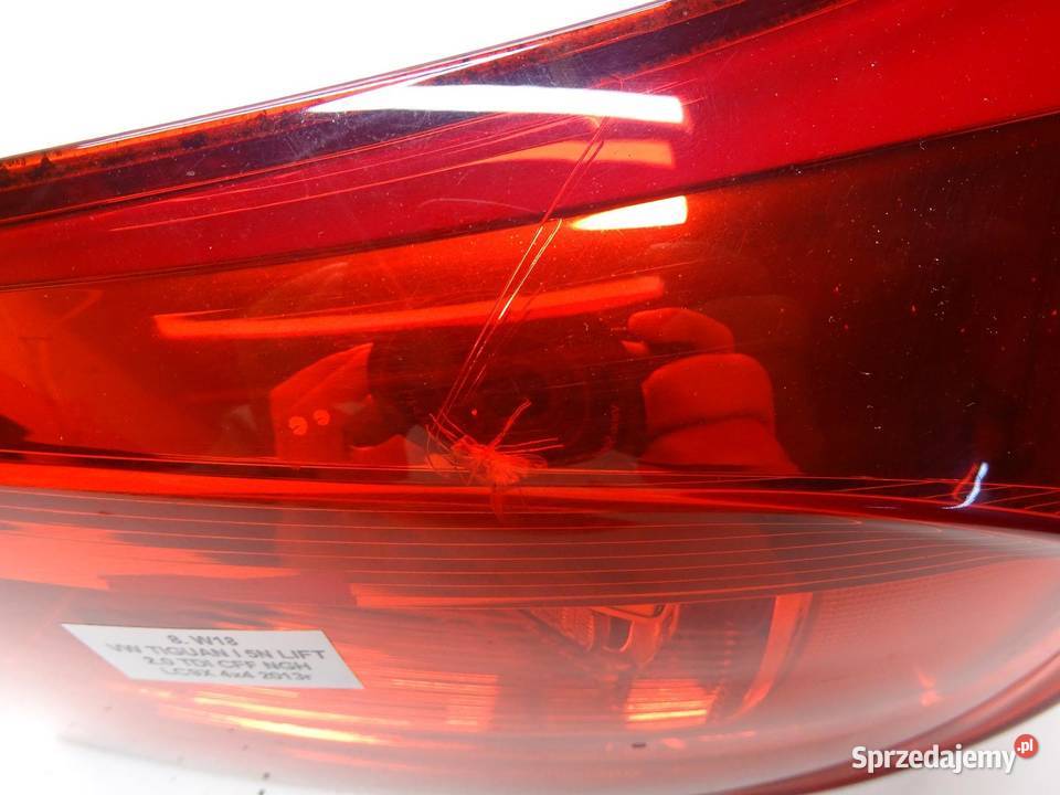 LAMPA PRAWY TYŁ PRAWA TYLNA 5N0945096Q VW TIGUAN osobowe
