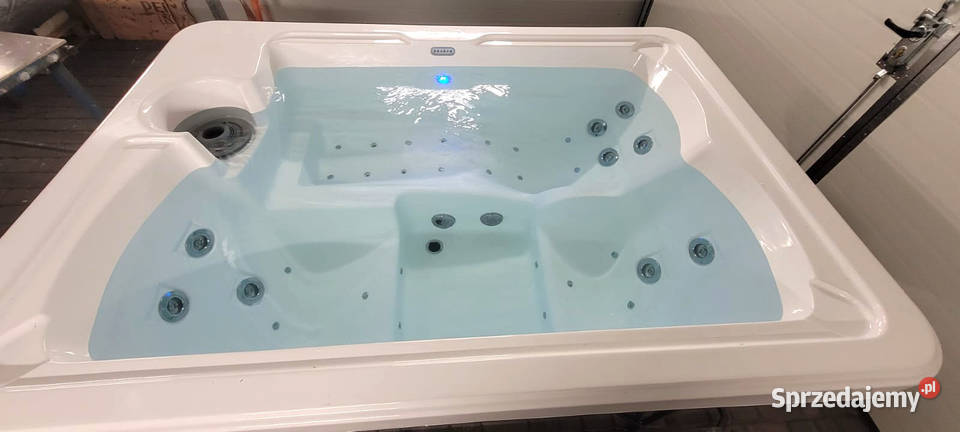 JACUZZI OGRODOWE SLIM 3 osobowe zabudowie drewno Wrocław