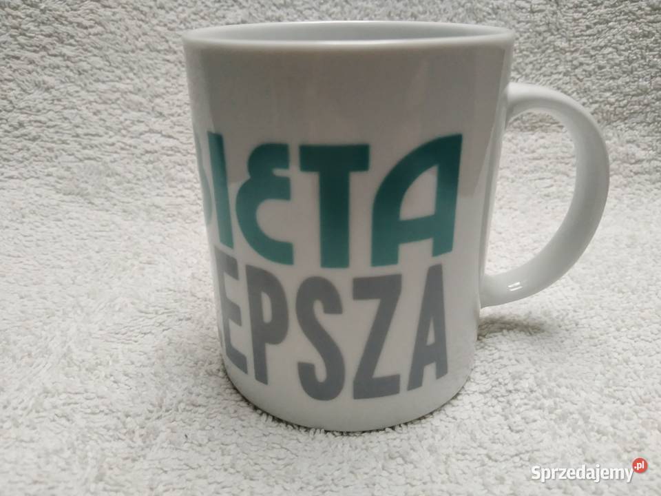Biały kubek z napisem Kubki Nowa Karczma