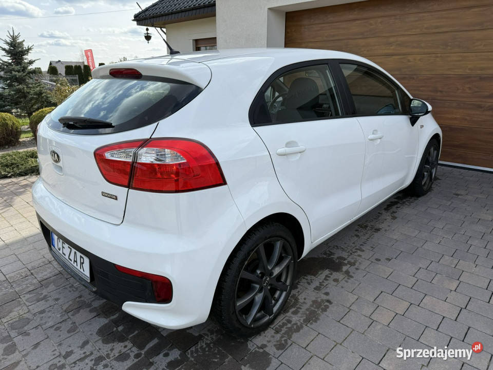 Kia Rio 16r benzyna zadbana bezwypadkowa z ESP sprzedam