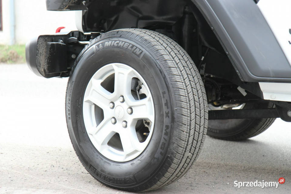 Jeep Wrangler 36 V6 285 2022 Manual Hardtop 4x4 światła przeciwmgielne Wrangler Nysa sprzedam