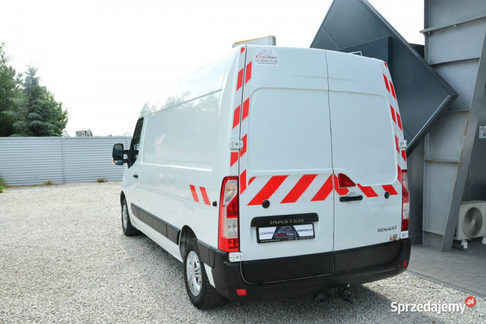 Renault Master średniak L2H2 3osobowy blaszak