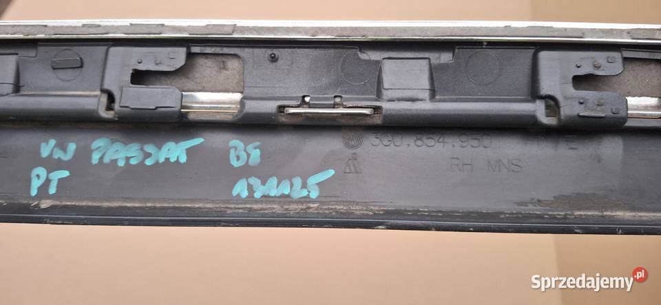 VW PASSAT B8 LISTWA DRZWI PRAWY TYŁ PRAWA TYLNA osobowe Bieleń