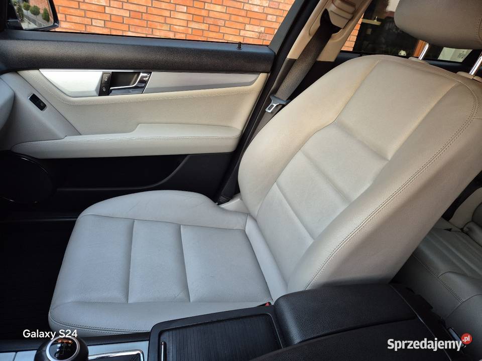 Piękny Mercedes C180 benzyna 163 2010r Bełchatów