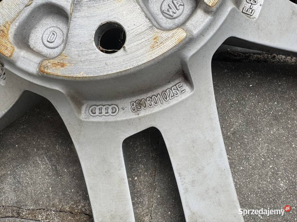 Alufelgi oryginał Audi 18 opony letnie 24540R18 Średnica 18" Wiązownica Duża