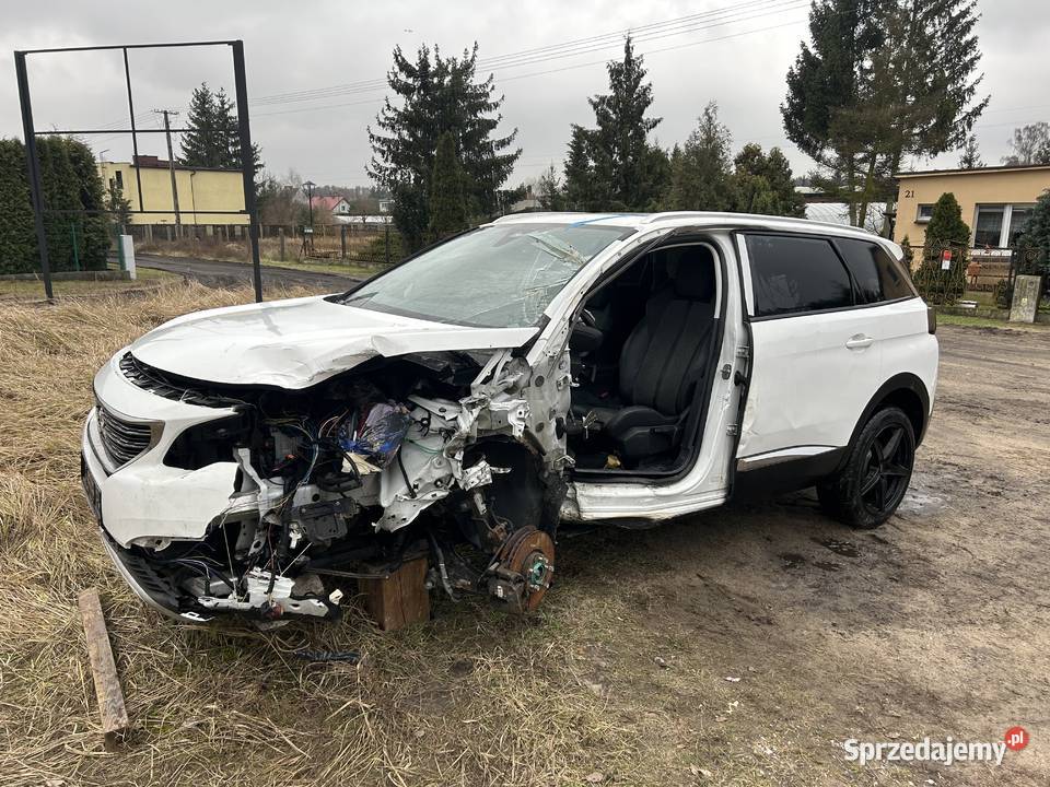 Peugeot 5008 uszkodzony benzyna