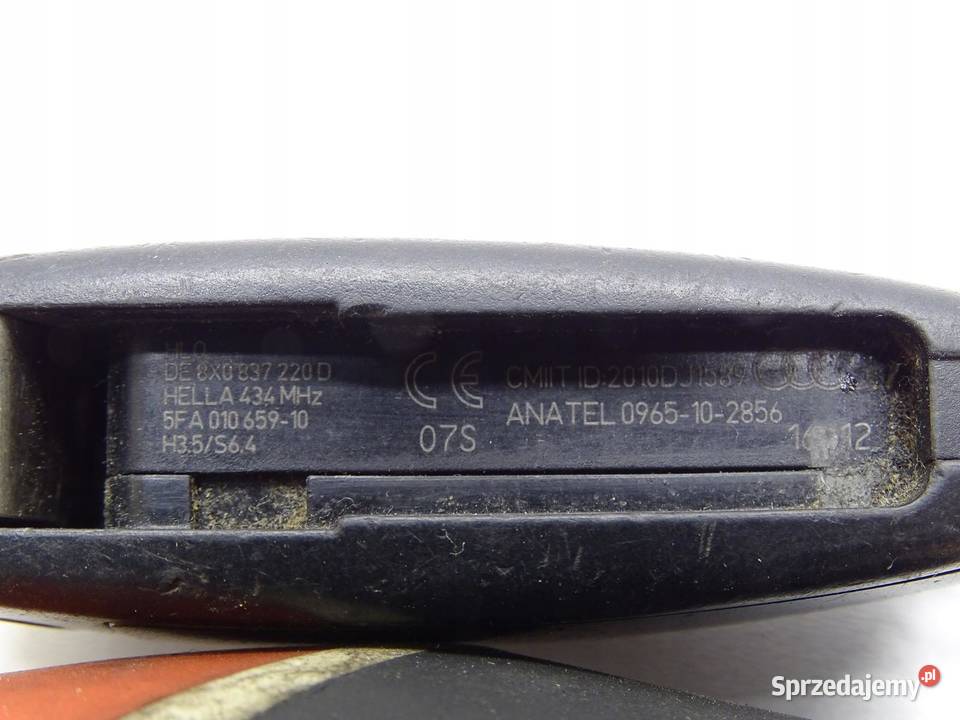 KLUCZYK PILOT NADAJNIK SCYZORYK 8X0837220D AUDI sprzedam