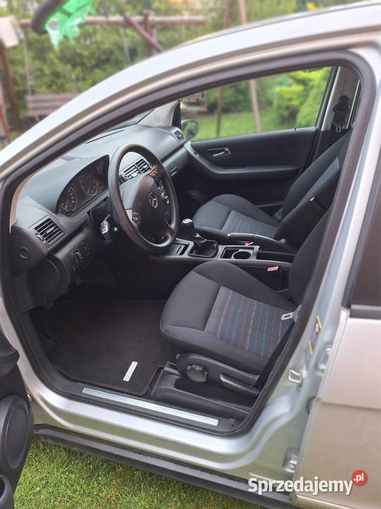 Mercedes A klasa W169 17 benzyna Rok produkcji 2005 Poręba
