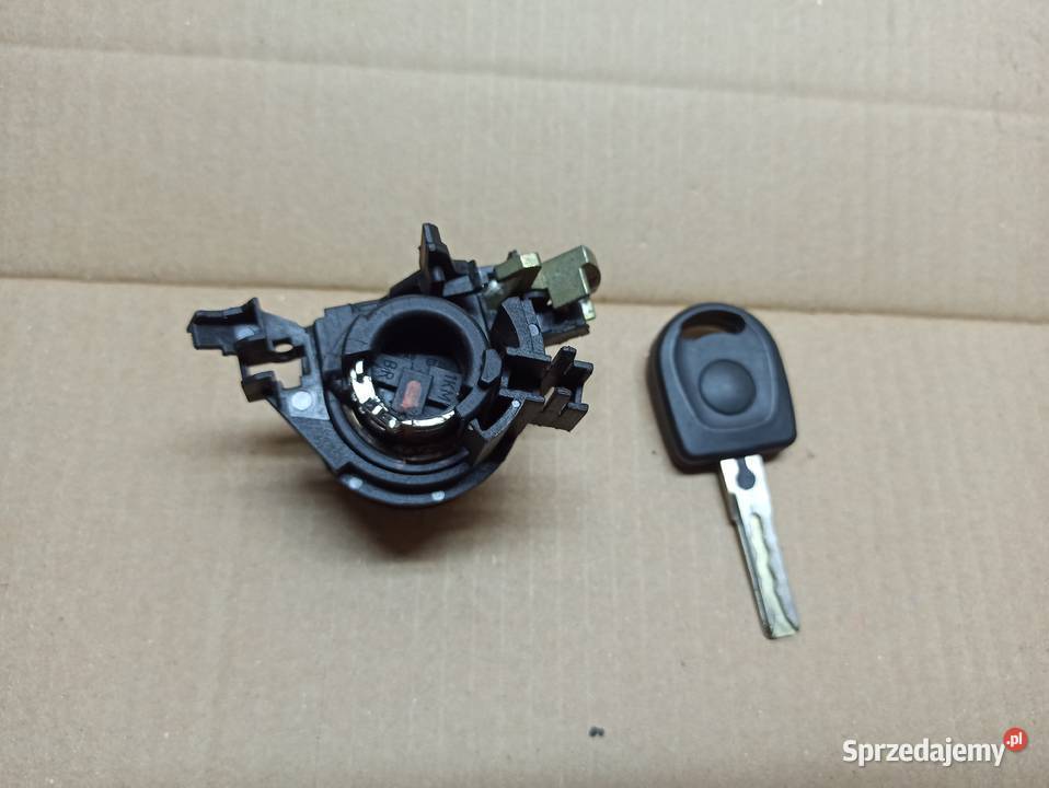 ZAMEK KLAPY BAGAŻNIKA VW FOX 5Z6827505S Bolesławiec