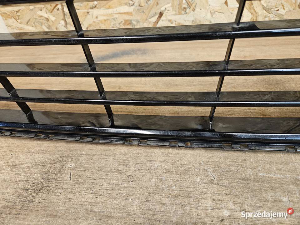 VW PASSAT B8 GTE KRATKA ŚRODKOWA ZDERZAKA PRZÓD Międzychód