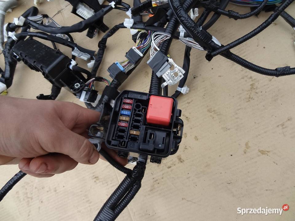 WIĄZKA INSTALACJA WNĘTRZA COROLLA E21 20 HYBRYDA