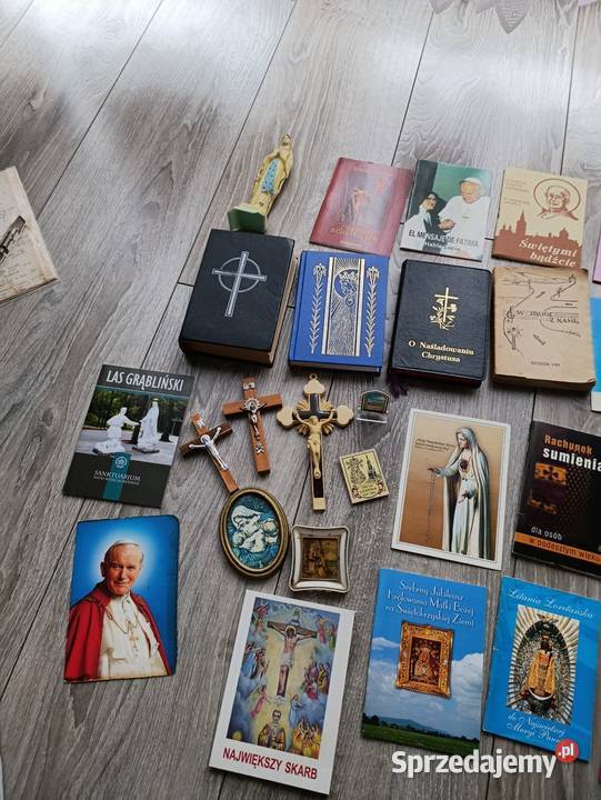 kolekcja dewocjonaliów w tym małych książeczek wielkopolskie Poznań