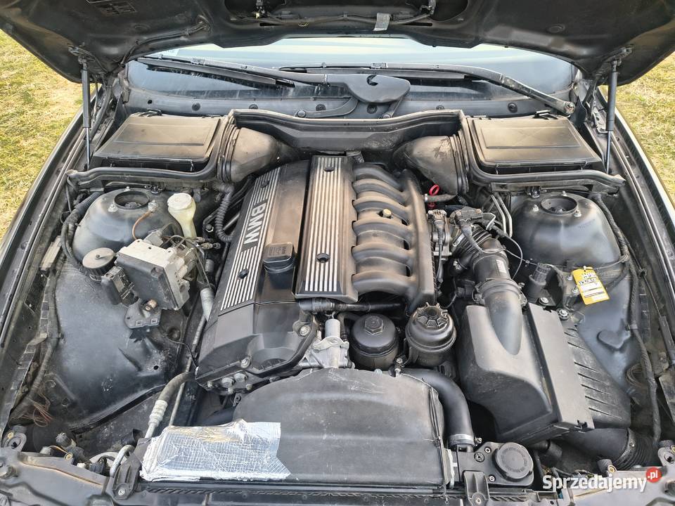 BMW E39 523i 1996r Samochody osobowe